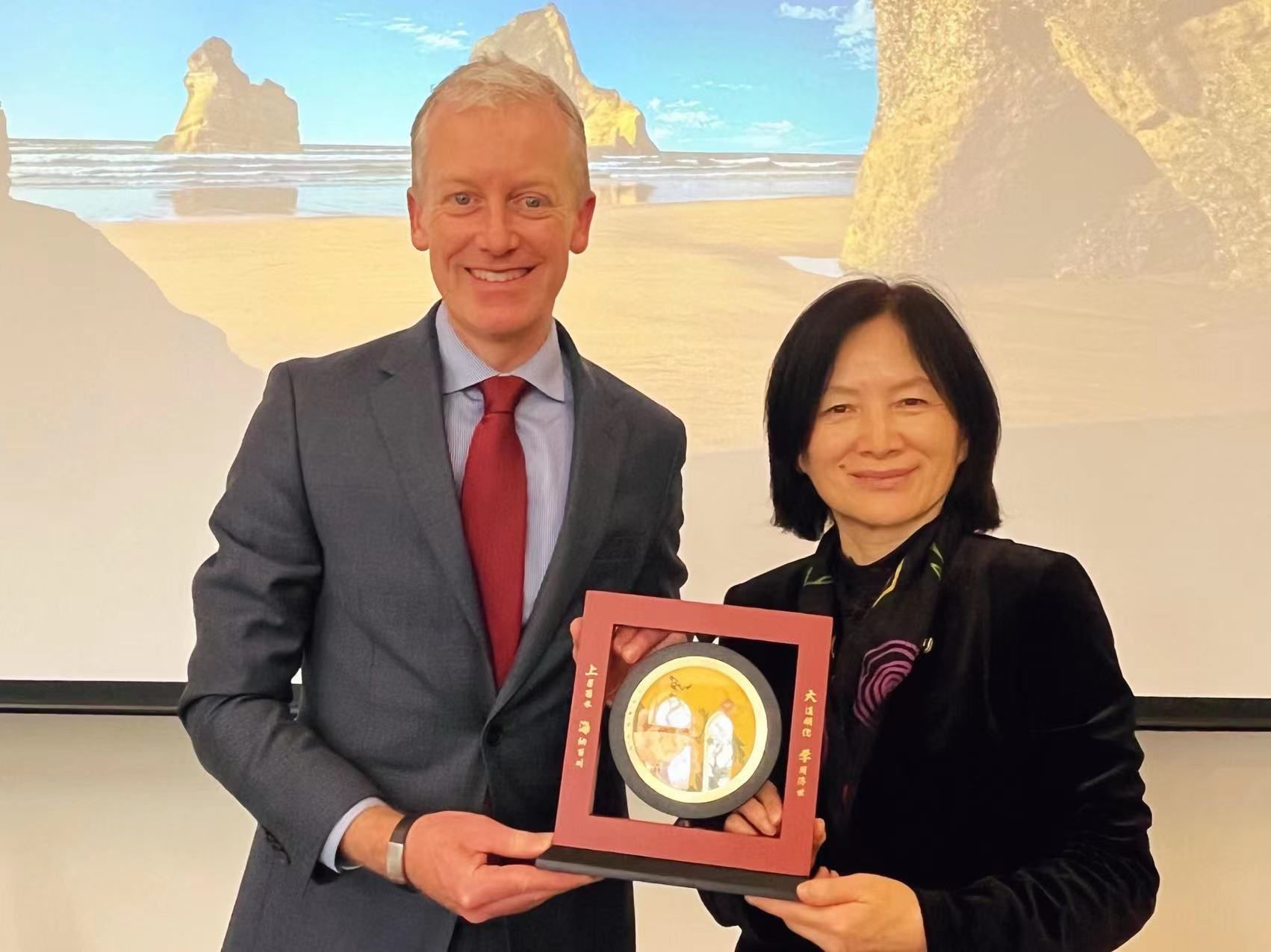 CE7CE68666BBCFDD4E9C30857EB_02933F80_288A5