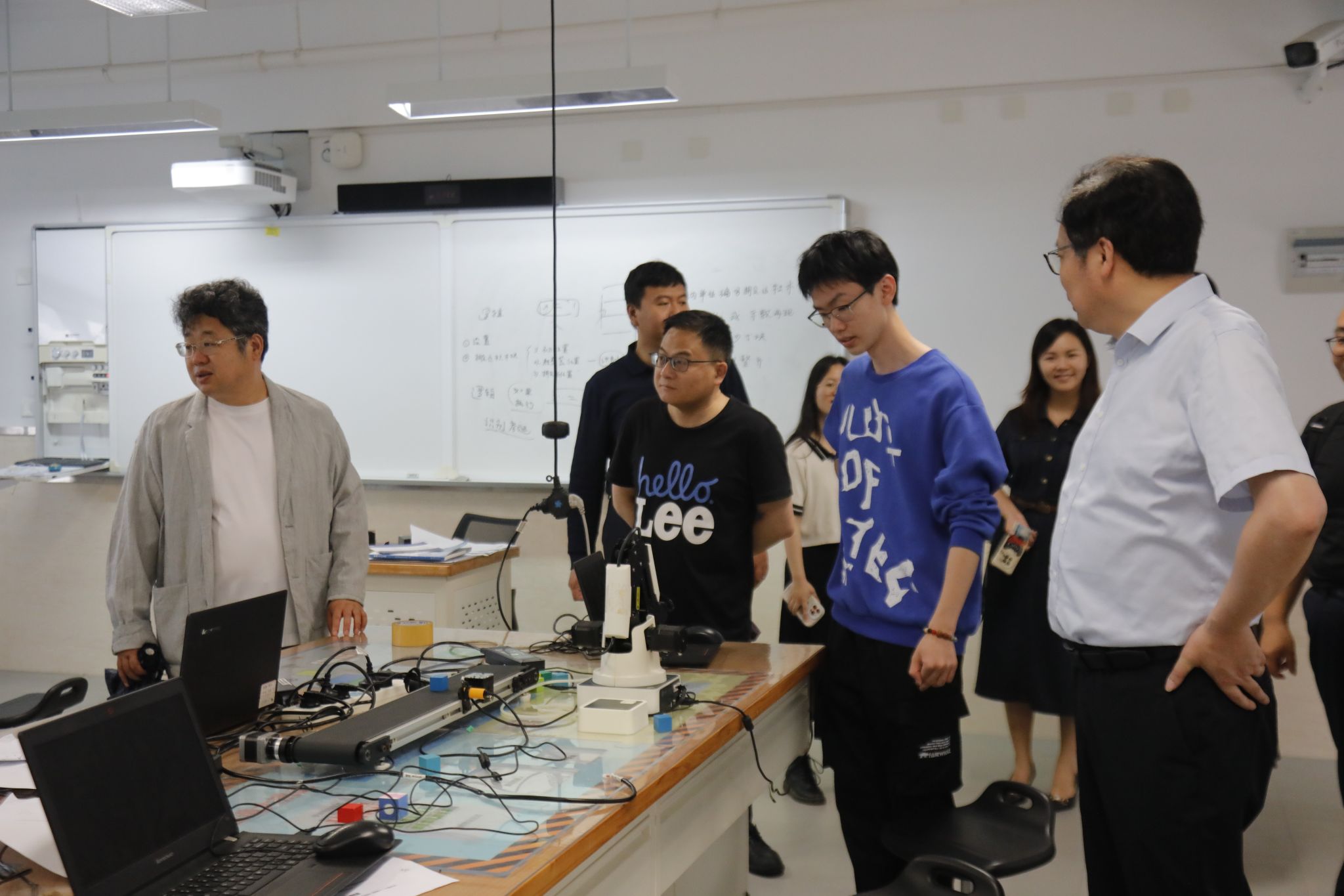 E6C56AD0F2E3BE17E966819C472_EA3815F0_36795