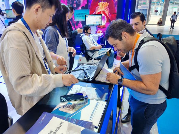 15966FD8329F66ECAAB5F8105F5_31CAAC7D_11742