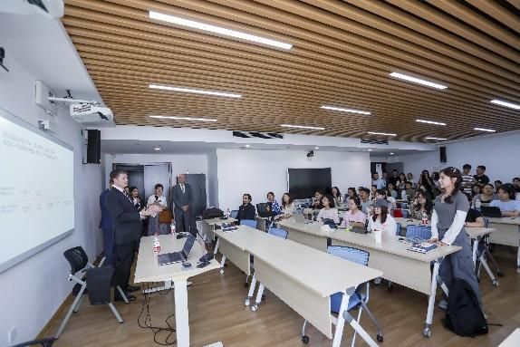 7288AC790F27E01359BC7D08353_979151FB_C9A5