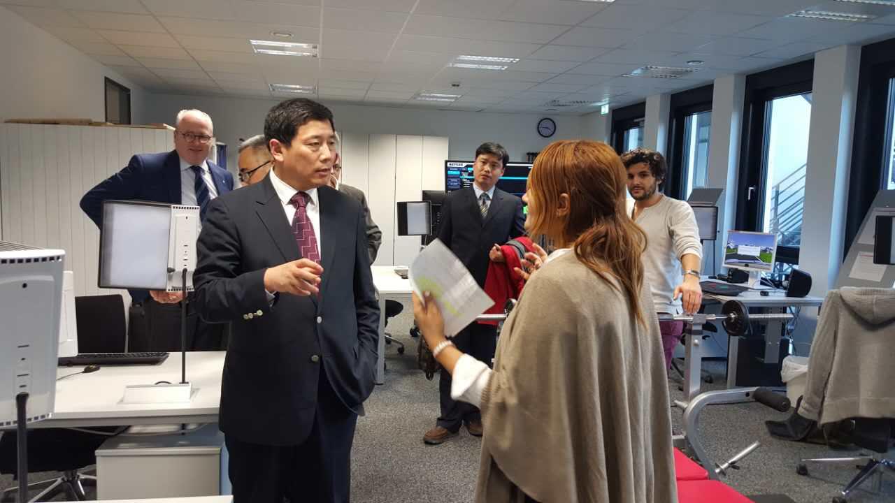 E4DA82BEC4FADA87A79ABE26BD0_2158C66F_17CC9.jpg?e= E4DA82BEC4FADA87A79ABE26BD0_2158C66F_17CC9.jpg?e=