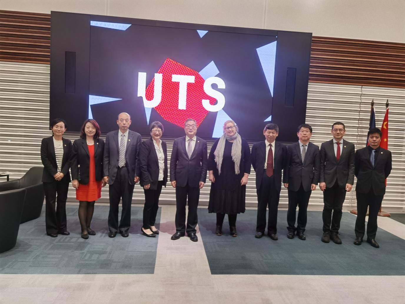 3E96321B231DB6C351400F73611_DCC6561E_2F579