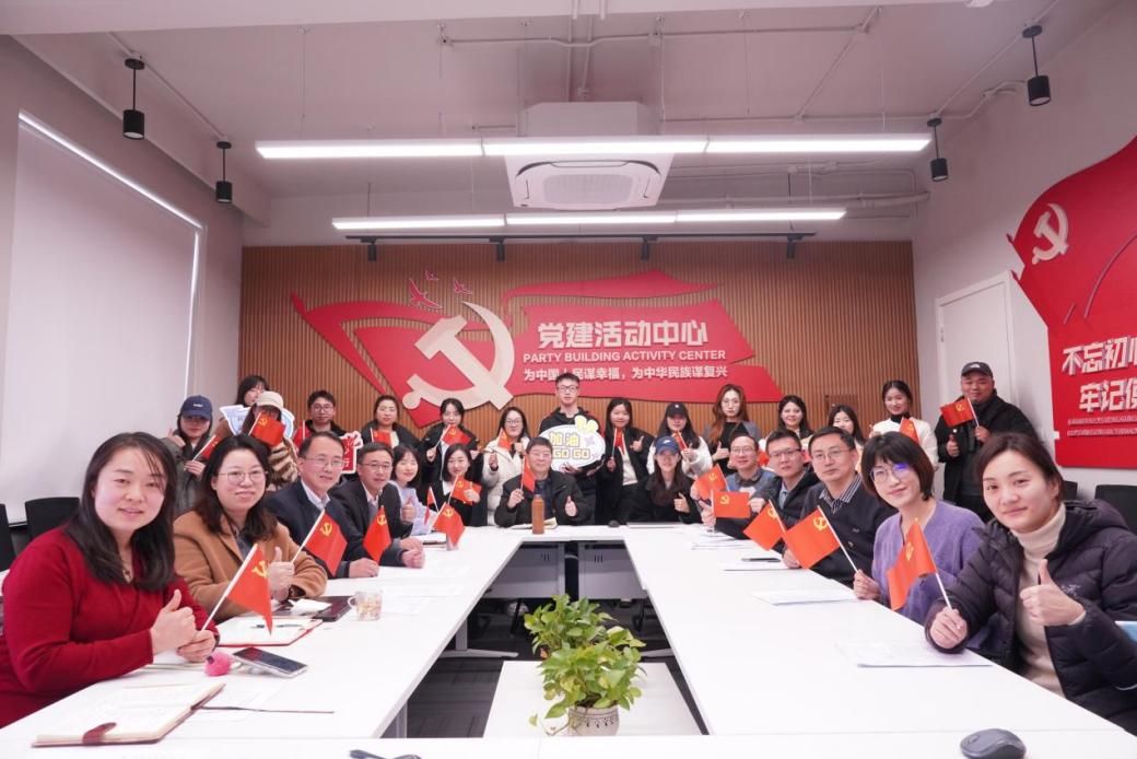 A8754BD2D9200A1F490351E7B10_27959460_18601