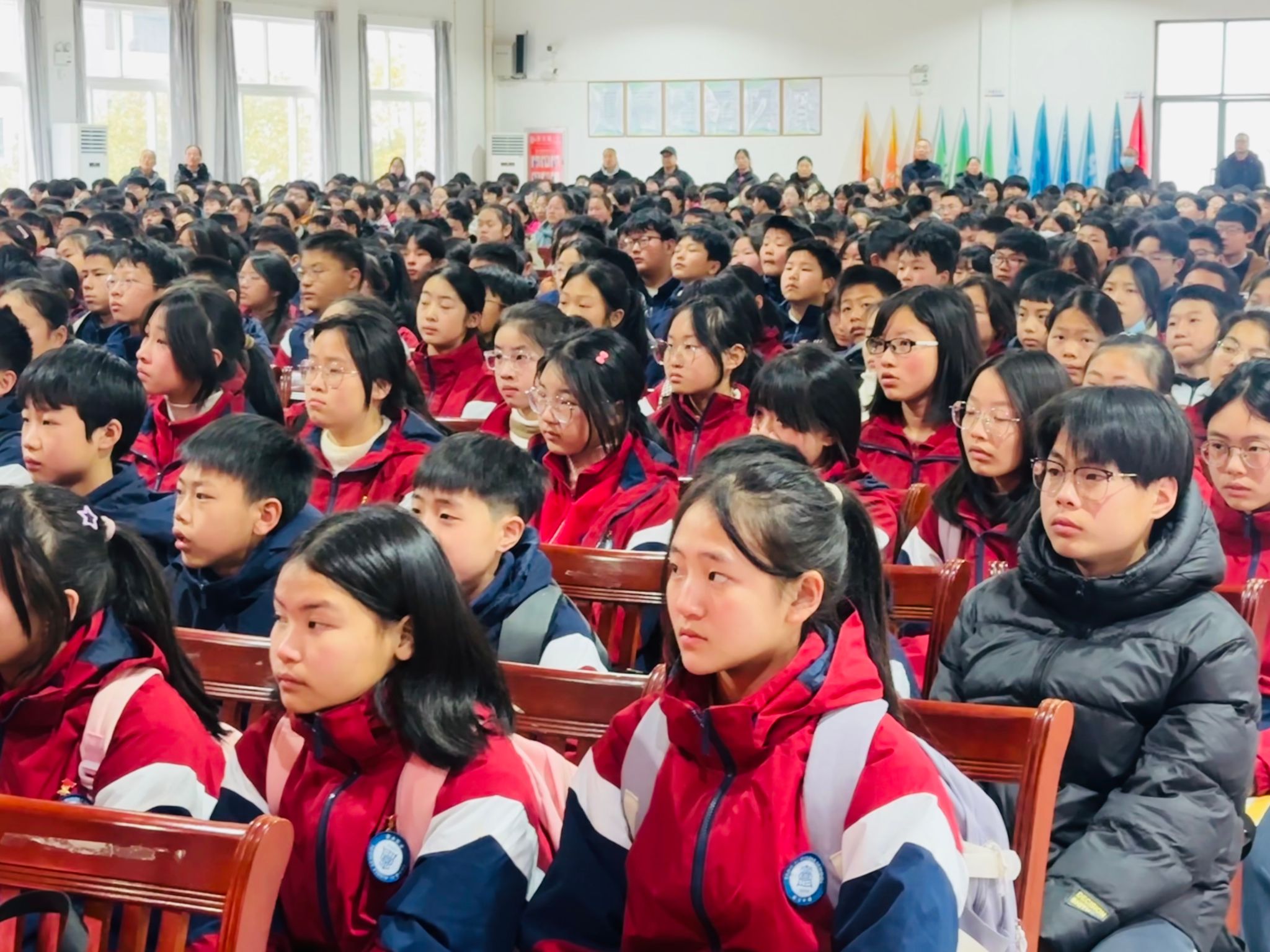 ѧÉú1.JPG ѧÉú1.JPG