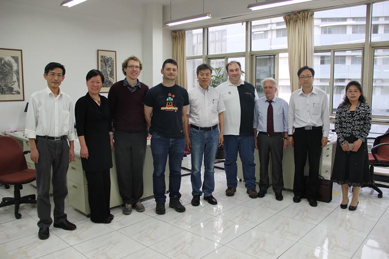 F47F7BAE1F8C560D0EE5B30B434_CD1B2877_F3BC.jpg?e= F47F7BAE1F8C560D0EE5B30B434_CD1B2877_F3BC.jpg?e=